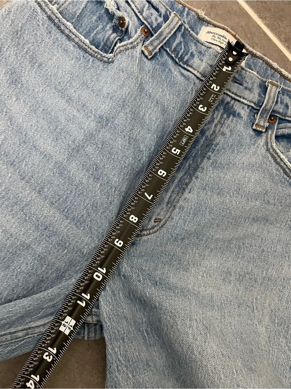 Abercrombie & Fitch Curve Love 90s Straight Ultra High Rise Jean size 27X31